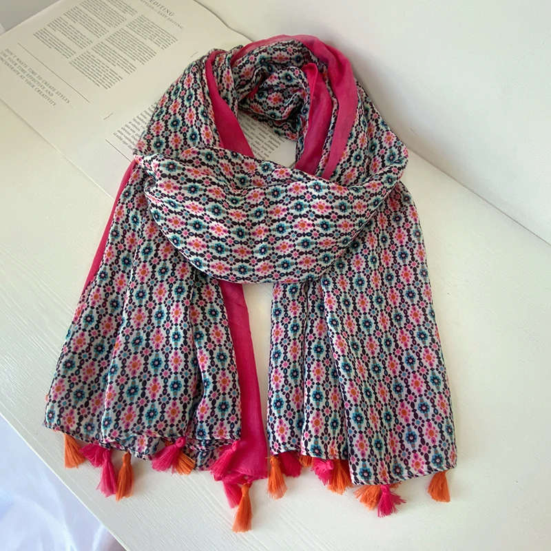 2023 New Small Flower Pattern Tassel Scarf Shawls Soft Long Floral Beach Foulard Wrap Hijab Scarves Free Shipping
2023 New Small Flower Pattern Tassel Scarf Shawls Soft Long Floral Beach Foulard Wrap Hijab Scarves Free Shipping