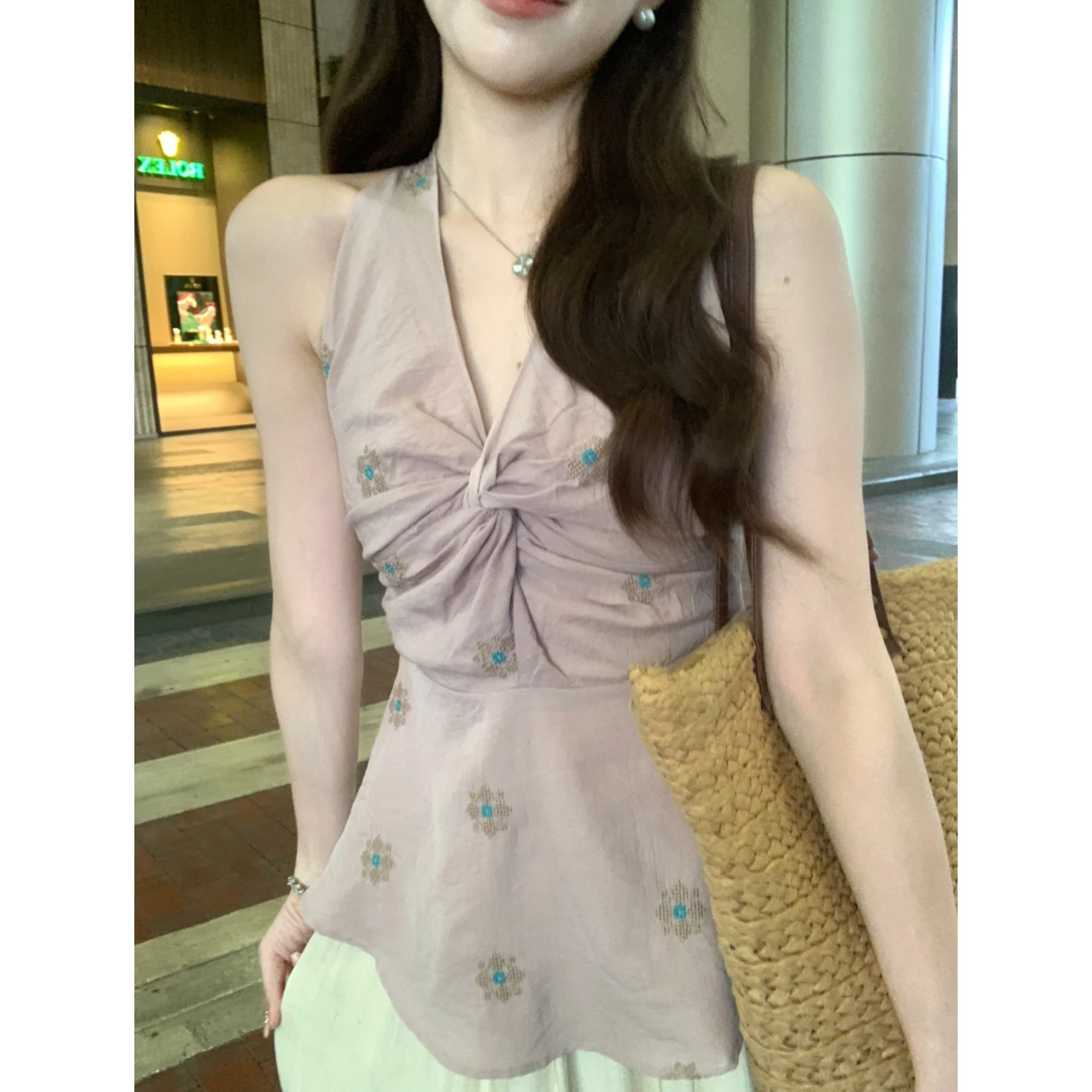 Anli Gentle Lav Embroidered Flower Knot Top Sweet Sle Slim Fit Polyester Fiber ort Sve Square Collar Summer irt
Anli Gentle Lav Embroidered Flower Knot Top Sweet Sle Slim Fit Polyester Fiber ort Sve Square Collar Summer irt