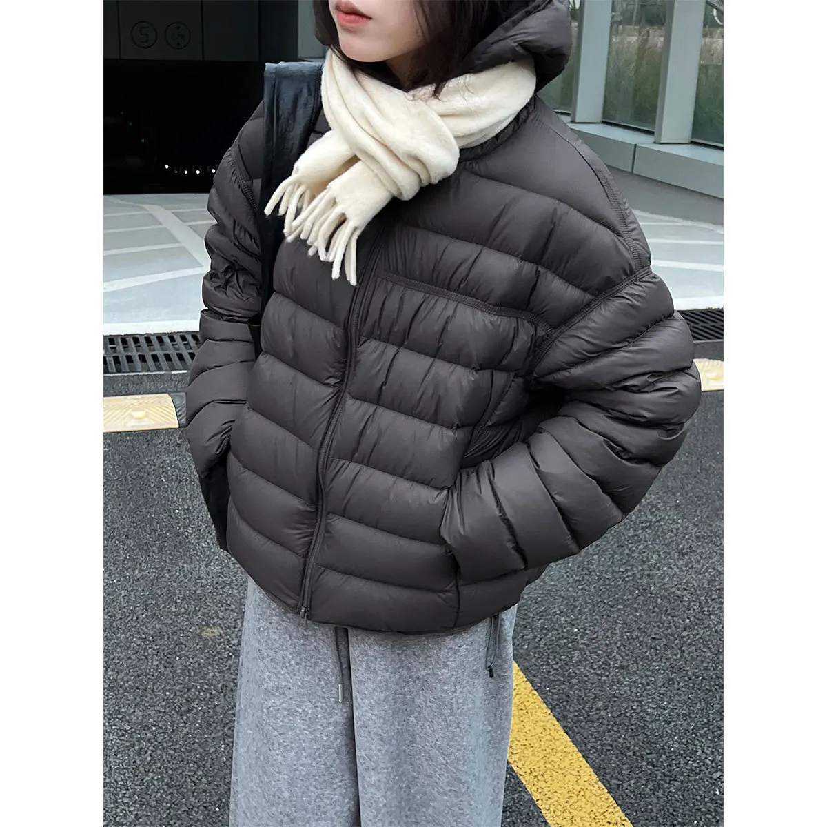 Lightweight Short Women's down Jacket LuXi Comfort Velvet New 90 White Duck Feather Sleeveless Hooded Cozy Puff Y80
Lightweight Short Women's down Jacket LuXi Comfort Velvet New 90 White Duck Feather Sleeveless Hooded Cozy Puff Y80