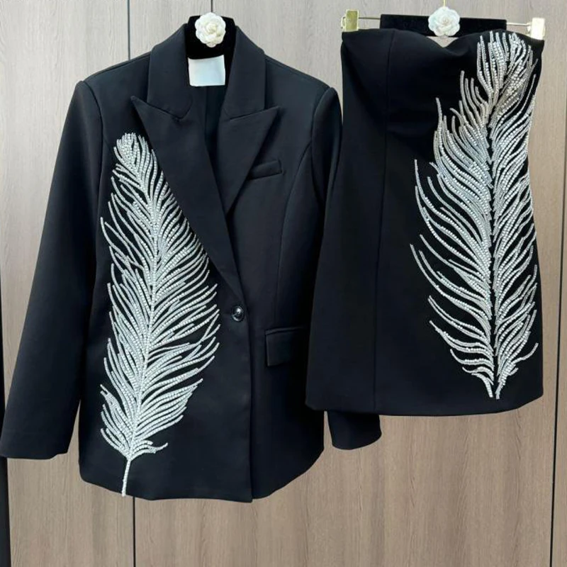 Women Dress Suits 2025Spring Embroidered Feather Bead Black Blazer Coat Sleeveless Strapless Mini Dress Two Piecesкостюм жіночий
Women Dress Suits 2025Spring Embroidered Feather Bead Black Blazer Coat Sleeveless Strapless Mini Dress Two Piecesкостюм жіночий