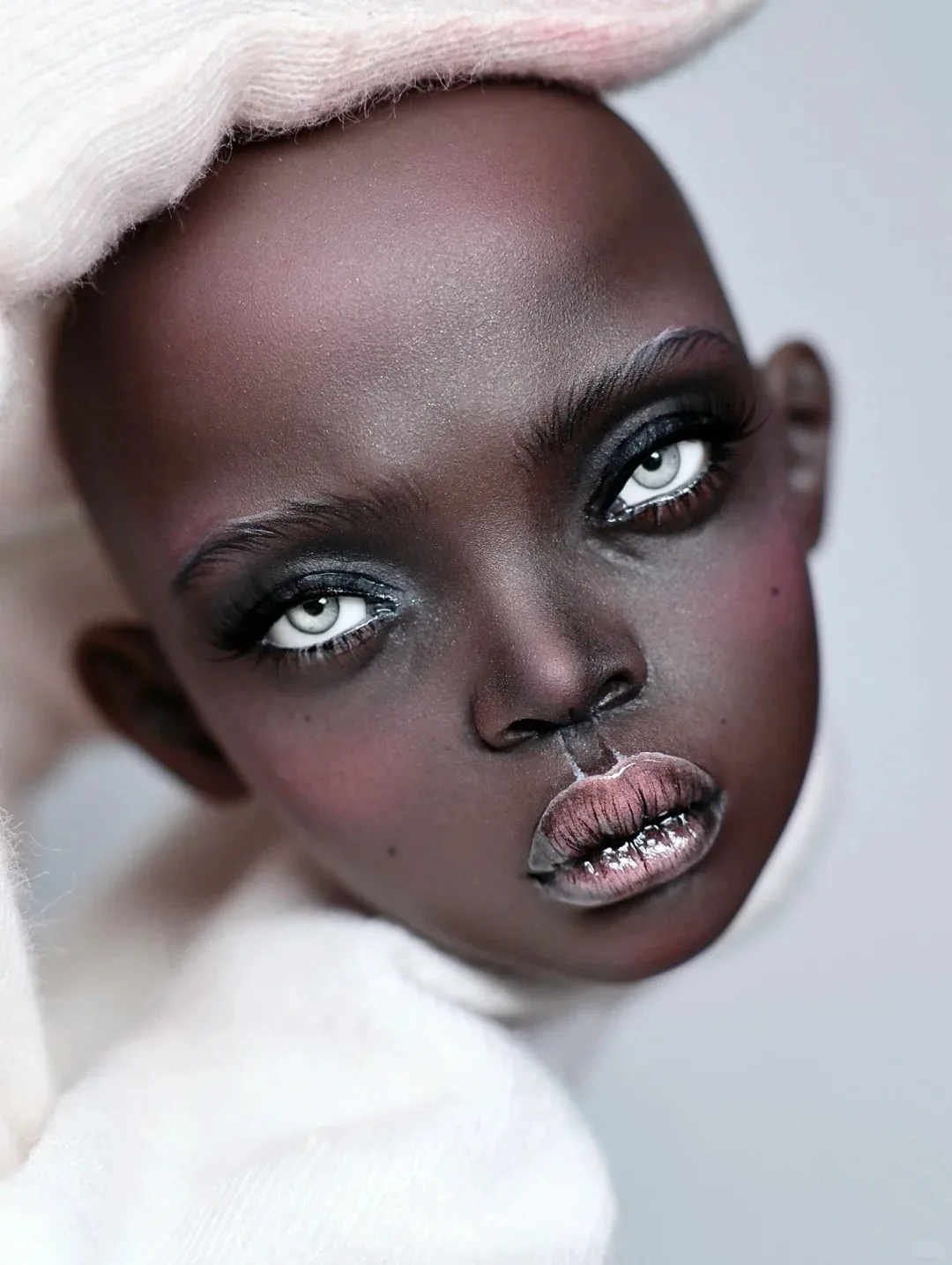 Новый SD Bjd 1/4 39,5 см для девочек Tawny Pelosi из смолы вниз, Россия, черная кожа, пятно для макияжа, специальная кожа, большой рот
Новый SD Bjd 1/4 39,5 см для девочек Tawny Pelosi из смолы вниз, Россия, черная кожа, пятно для макияжа, специальная кожа, большой рот