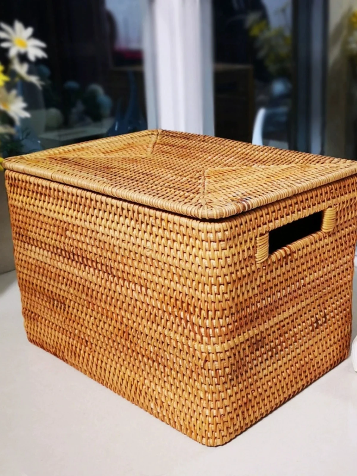 Handwoven Wier Storage Box with Lid for Living Room Japanese Sle Home Clothes And Miscellaneous Items Organizer Box
Handwoven Wier Storage Box with Lid for Living Room Japanese Sle Home Clothes And Miscellaneous Items Organizer Box