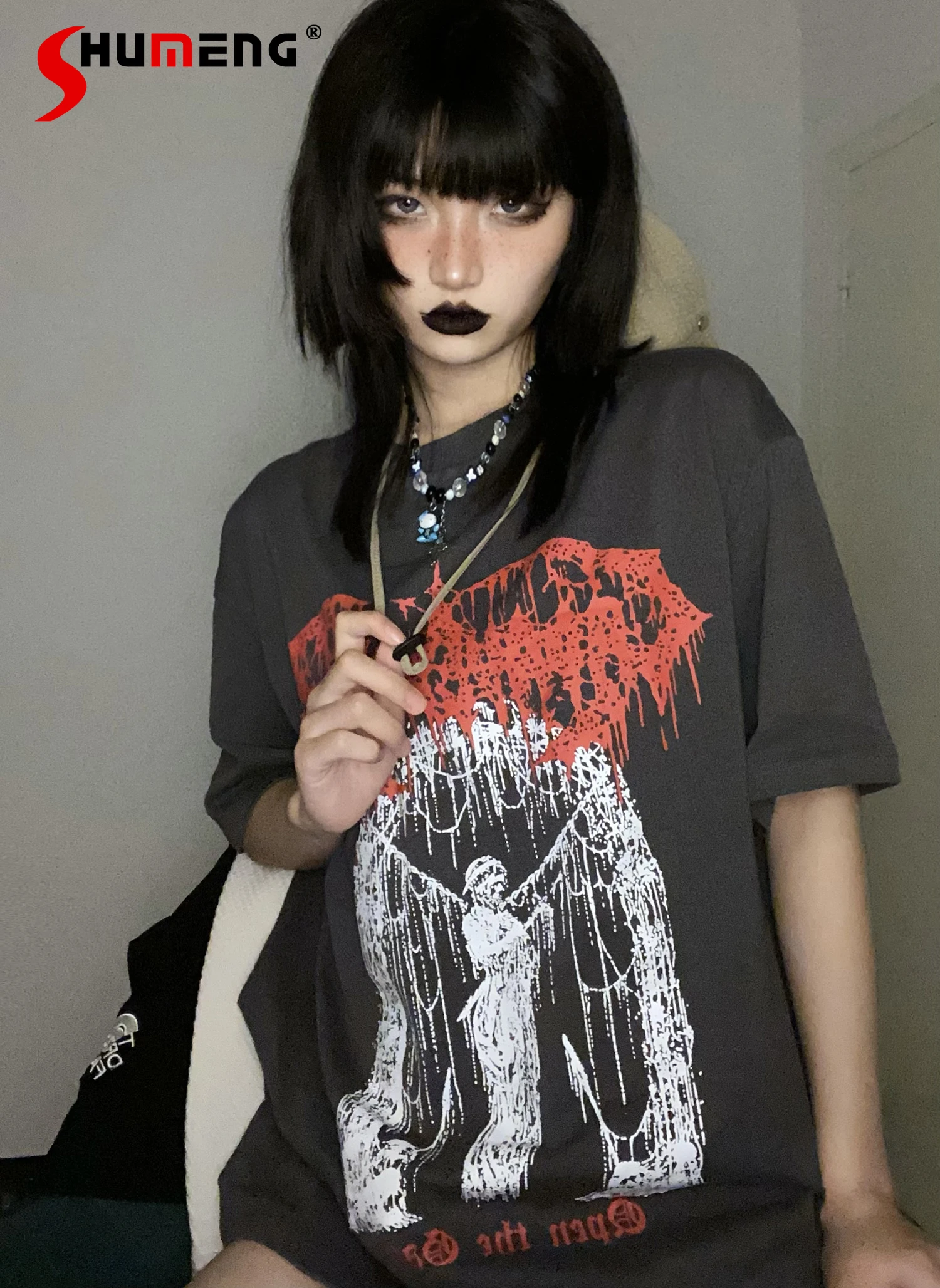 Original Design Dark Punk Rock Couple Loose T-shirt Hottie Streetwear Fashion All-Match Short Sleeve Top Women Summer Clothing
Original Design Dark Punk Rock Couple Loose T-shirt Hottie Streetwear Fashion All-Match Short Sleeve Top Women Summer Clothing