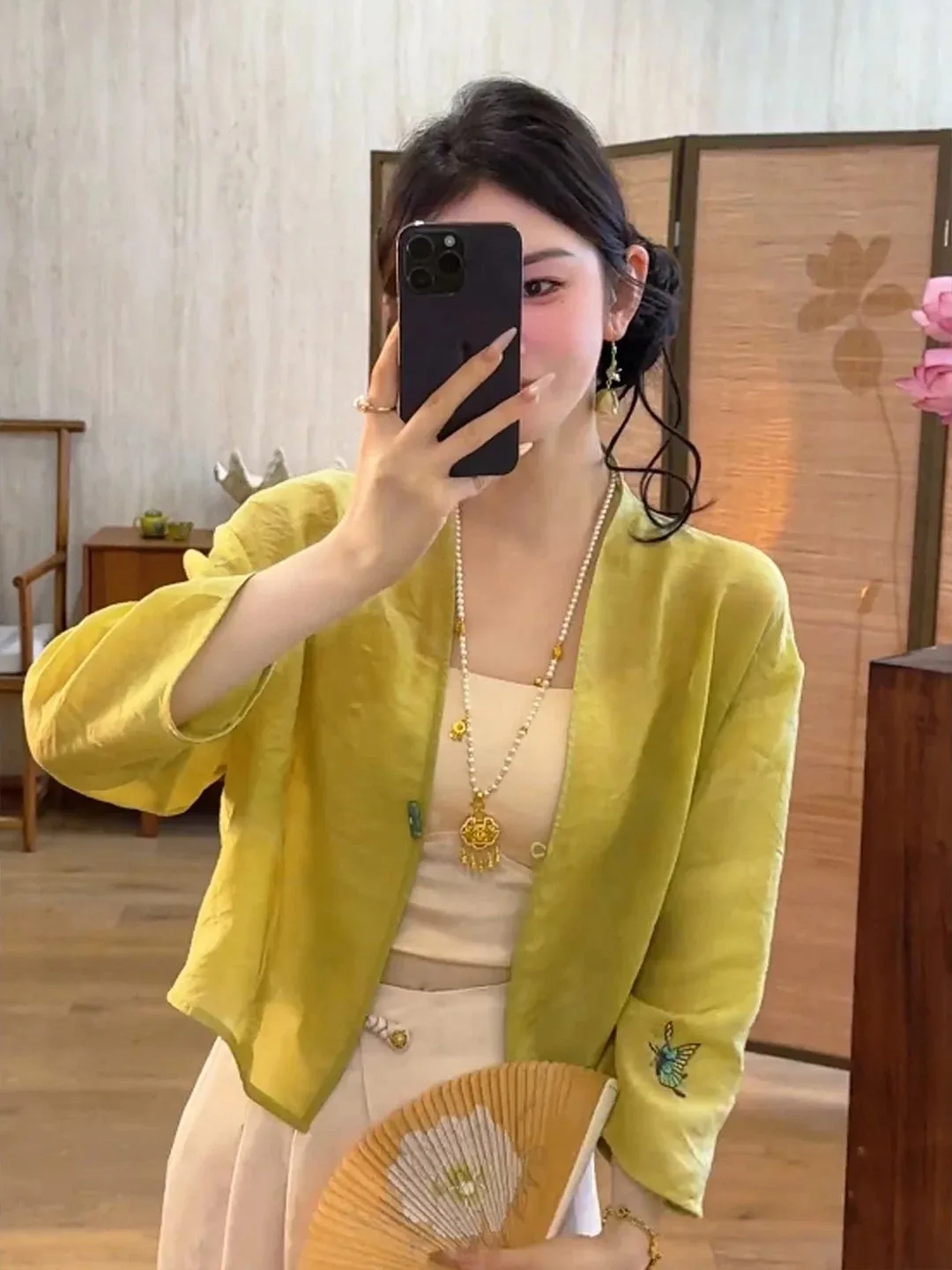 New Chinese Style Women's Long Sleeve V-Neck Shirt Summer Sun Protection Cardigan Soft Artistic Style Short Outerwear Trendy
New Chinese Style Women's Long Sleeve V-Neck Shirt Summer Sun Protection Cardigan Soft Artistic Style Short Outerwear Trendy