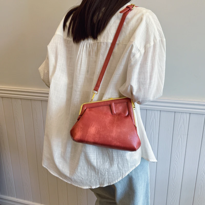 Women’s Luxury Leather Fashion Classic Tote Shoulder Stylish Bag Elegant Designer Crossbody Handbag For Daily Dressing
Women’s Luxury Leather Fashion Classic Tote Shoulder Stylish Bag Elegant Designer Crossbody Handbag For Daily Dressing