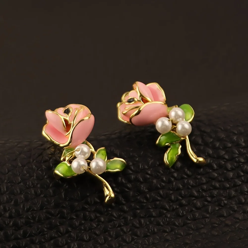 Fashion Bohemia Style Glass White Pearl Handpainted Pink Rose Earrings High-end Simple Sweet Gentle Versatile Earrings
Fashion Bohemia Style Glass White Pearl Handpainted Pink Rose Earrings High-end Simple Sweet Gentle Versatile Earrings