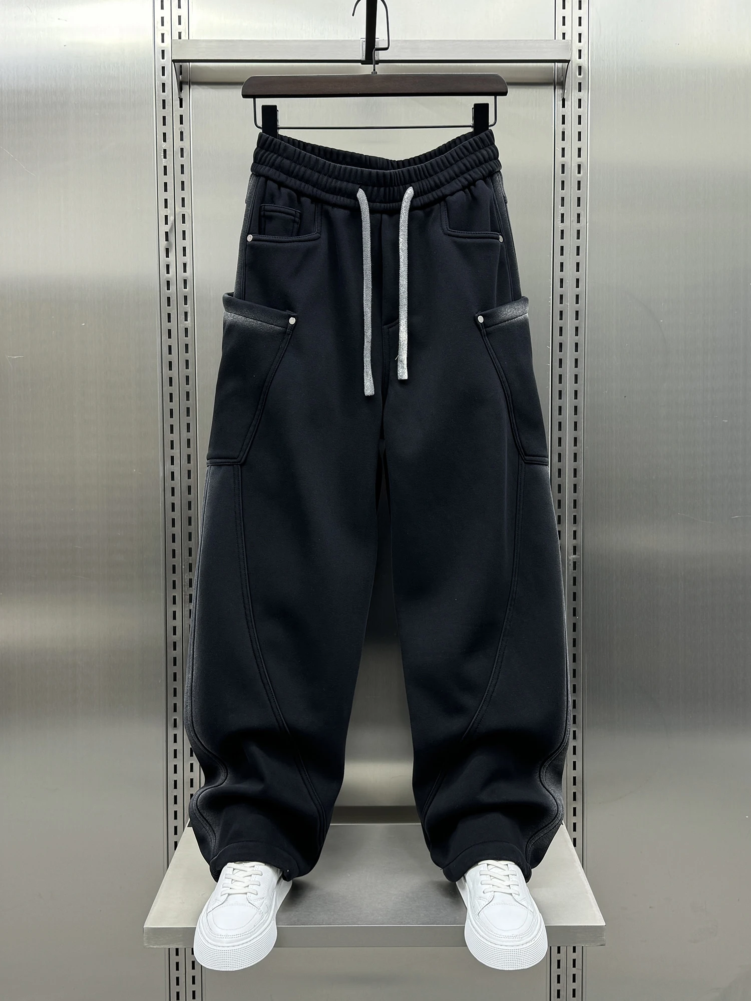 Модные повседневные брюки свободного кроя с принтом «Knife Ape», на подкладке, утепленные, молодежные, широкие штаны, плотные спортивные штаны
Модные повседневные брюки свободного кроя с принтом «Knife Ape», на подкладке, утепленные, молодежные, широкие штаны, плотные спортивные штаны