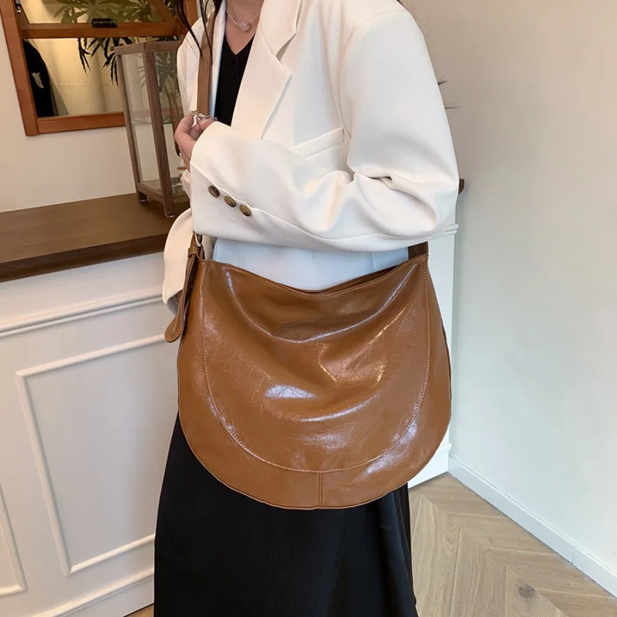 Summer Fashionable Casual Large Capacity Tote Bag Versatile Texture Stylish Casual Commuter Single Shoulder Women's Bags
Summer Fashionable Casual Large Capacity Tote Bag Versatile Texture Stylish Casual Commuter Single Shoulder Women's Bags