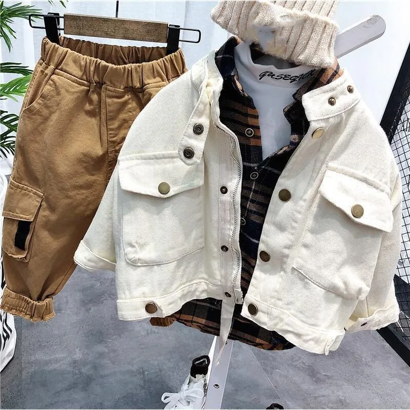 Children's denim jacket Spring and Autumn new style boys and girls Korean version casual letter coat
Children's denim jacket Spring and Autumn new style boys and girls Korean version casual letter coat