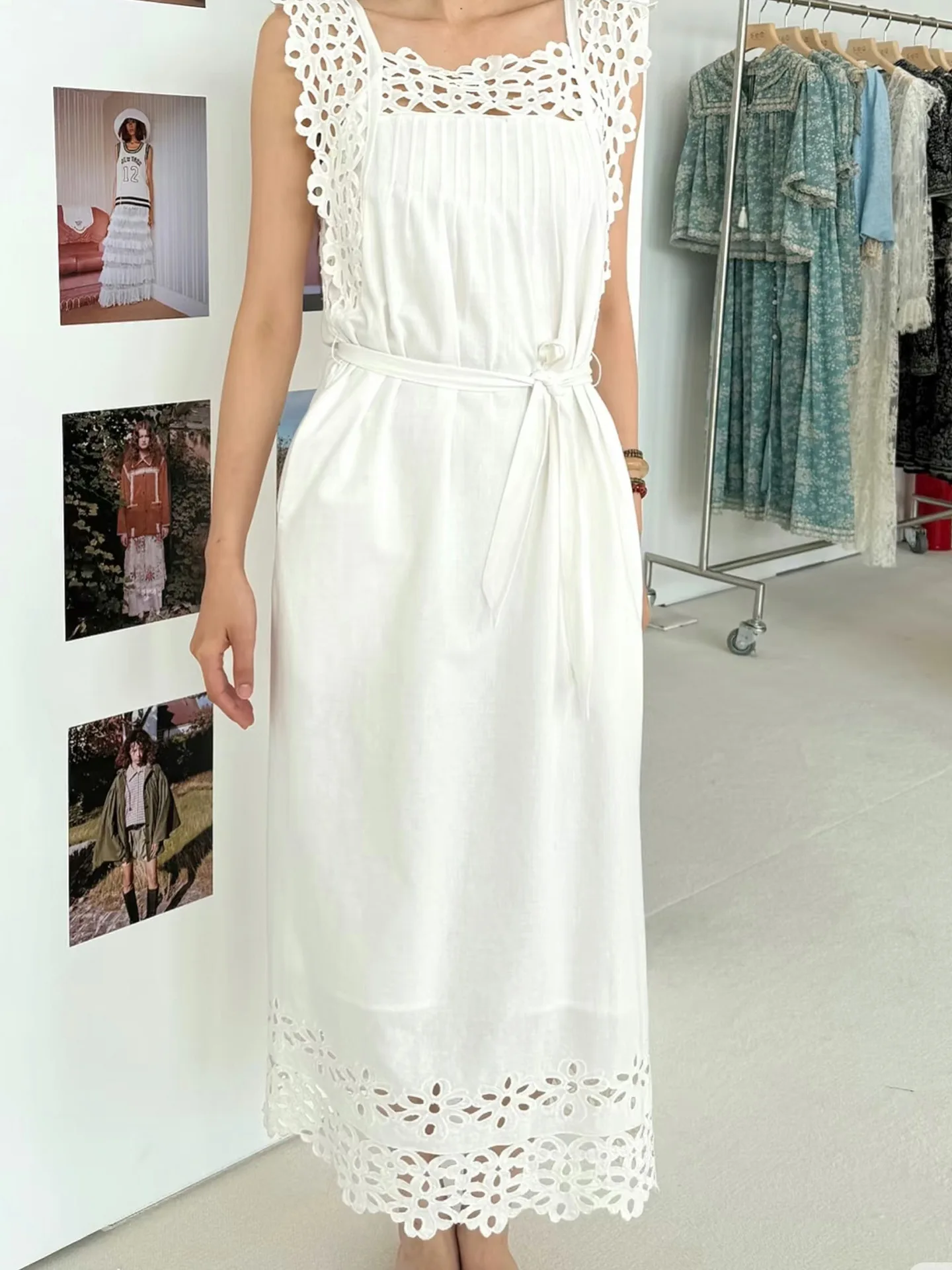French Style Hollow out Square Collar Slimming Waist Dress Ladies Cotton Casual Summer New Arrival Floral A-Line Dress
French Style Hollow out Square Collar Slimming Waist Dress Ladies Cotton Casual Summer New Arrival Floral A-Line Dress