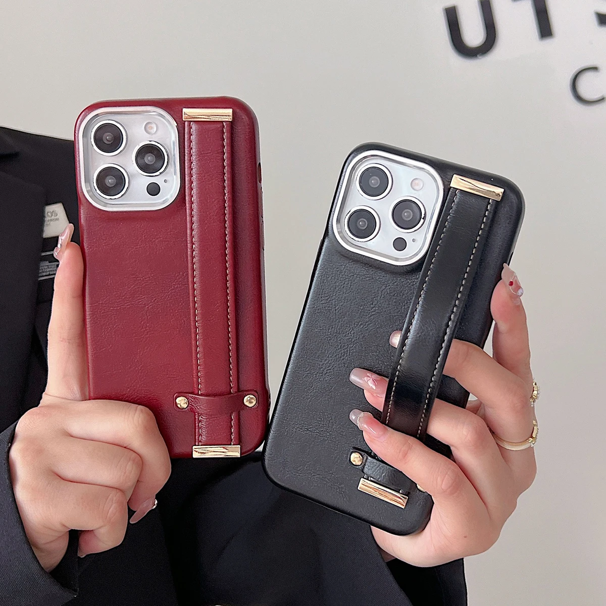 Luxury Classic Retro PU Oil Wax Leather Cover For iPhone 16 15 14 Plus 13 12 Pro Max 11 Solid Color Wrist Strap Stand Phone Case
Luxury Classic Retro PU Oil Wax Leather Cover For iPhone 16 15 14 Plus 13 12 Pro Max 11 Solid Color Wrist Strap Stand Phone Case