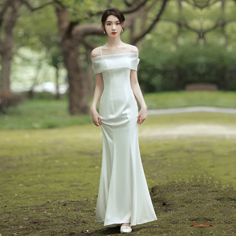 Elegant Off Shoulder Satin Wedding Dress Simple Spaghetti Straps Mermaid Bridal Gown Floor Length Backless Civil Party Dress
Elegant Off Shoulder Satin Wedding Dress Simple Spaghetti Straps Mermaid Bridal Gown Floor Length Backless Civil Party Dress
