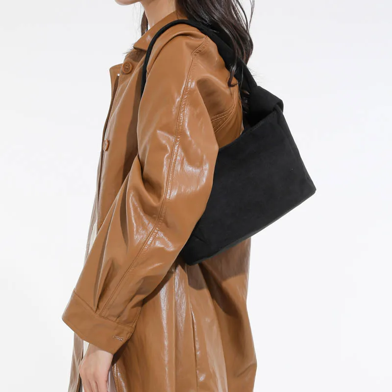 Women Leather Luxury Fashion Shoulder Bag Elegant Designer Tote Handbag For Stylish Daily Wear
Women Leather Luxury Fashion Shoulder Bag Elegant Designer Tote Handbag For Stylish Daily Wear