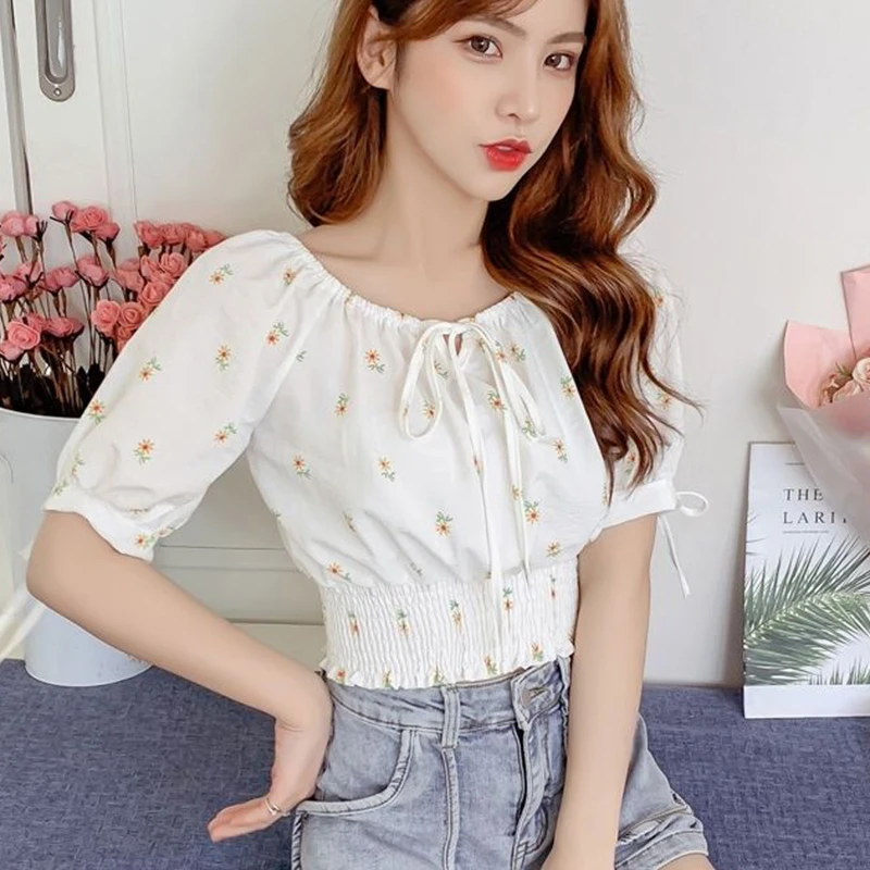 Sweet Broken Flower Women Short Shirts Elegant O-Neck Bow Tie Blouses Korean Fashion Elastic Waist Puff Sleeve Blouses 2025 New
Sweet Broken Flower Women Short Shirts Elegant O-Neck Bow Tie Blouses Korean Fashion Elastic Waist Puff Sleeve Blouses 2025 New