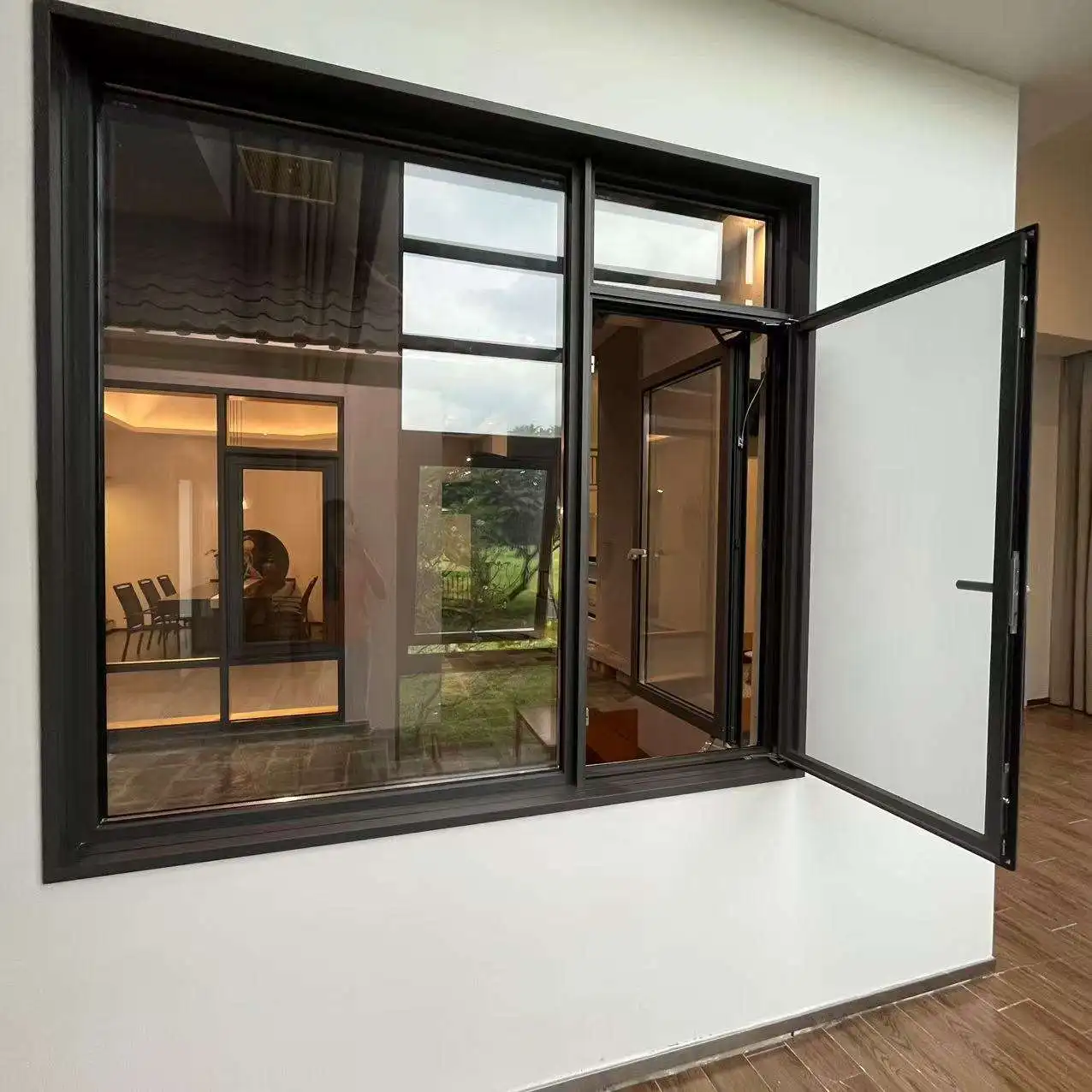 Living Room Large Sized Glass Hinged Window Fashionable Noise Reducing Manual Sunshade Windows Simple Durable Household Windows
Living Room Large Sized Glass Hinged Window Fashionable Noise Reducing Manual Sunshade Windows Simple Durable Household Windows