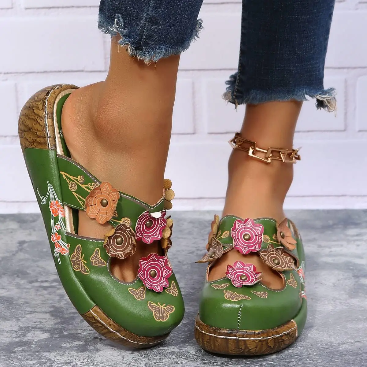 Women's Casual Clogs Wedge Slippers Round Toe Slippers Slippers Beach Shoes Summer Retro Sandals
Women's Casual Clogs Wedge Slippers Round Toe Slippers Slippers Beach Shoes Summer Retro Sandals