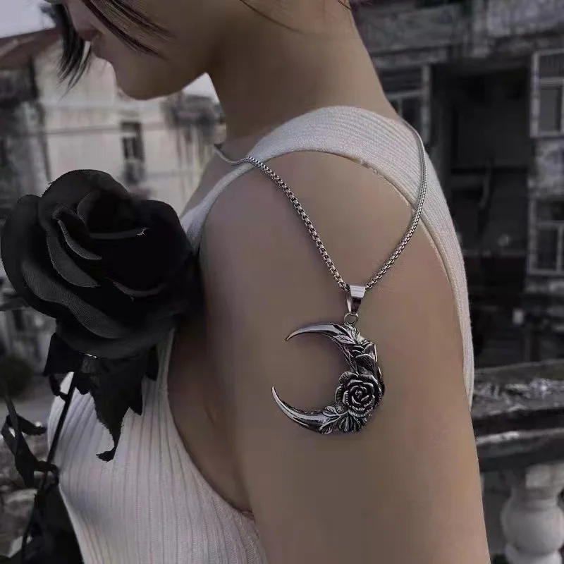 Fashion Retro Creative Wrapped Rose Moon Pendant Necklace Unisex Vintage Moon Rose Chain Necklace for Men Women
Fashion Retro Creative Wrapped Rose Moon Pendant Necklace Unisex Vintage Moon Rose Chain Necklace for Men Women