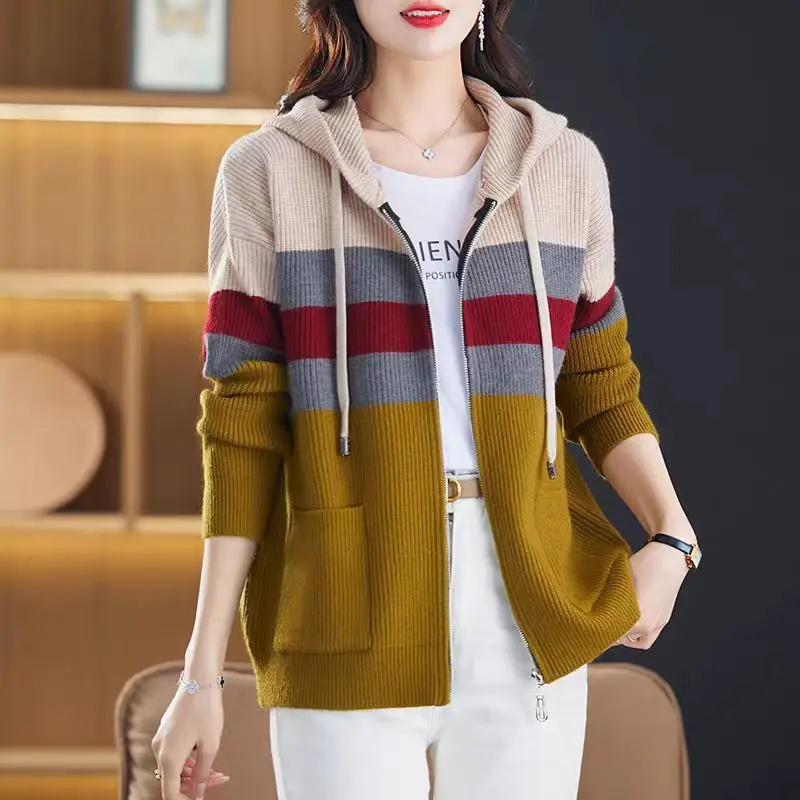 Hooded Striped Cardigan Jacket Women's Spring and Autumn Sweater 2026 New Casual Knitted Sweater with Top Mom Outfit
Hooded Striped Cardigan Jacket Women's Spring and Autumn Sweater 2026 New Casual Knitted Sweater with Top Mom Outfit