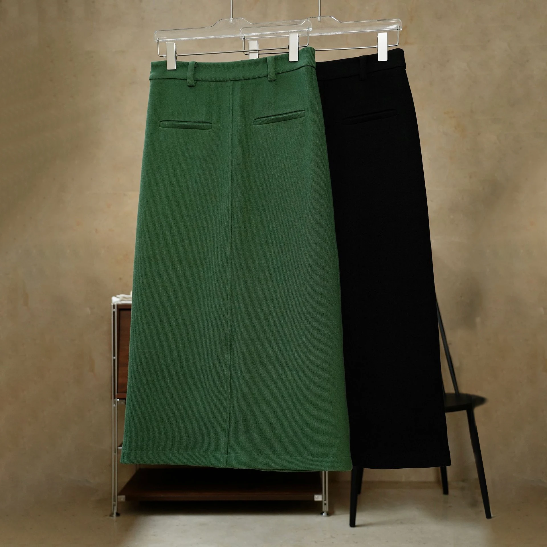 2024 Spring New Korean Fashion Simple Woolen High Waist Straight Tube Long Skirt Half Skirt for Women
2024 Spring New Korean Fashion Simple Woolen High Waist Straight Tube Long Skirt Half Skirt for Women
