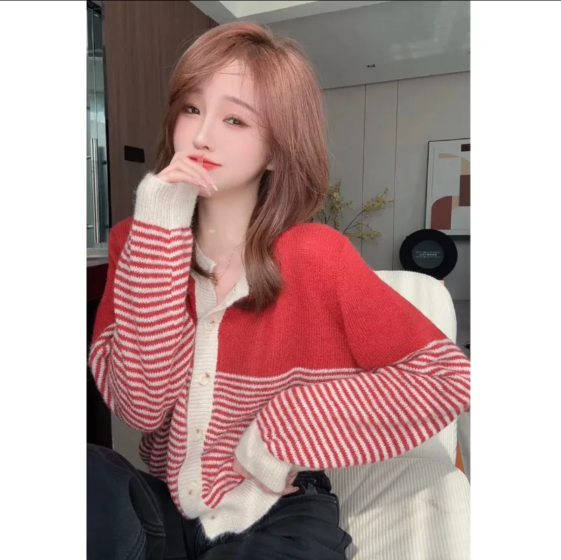Korean Style Knitted Cardigan Women's Spring Patchwork Striped Single-breasted Sweater Fashion Female Clothes
Korean Style Knitted Cardigan Women's Spring Patchwork Striped Single-breasted Sweater Fashion Female Clothes