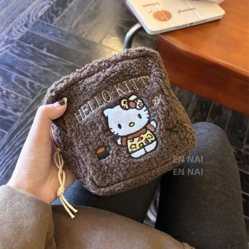 Hello Kitty Makeup Wallet Large Capacity High Beauty Small Square Aunt Scarf New Cartoon Cute Data Change Storage Bag Wholesale
Hello Kitty Makeup Wallet Large Capacity High Beauty Small Square Aunt Scarf New Cartoon Cute Data Change Storage Bag Wholesale