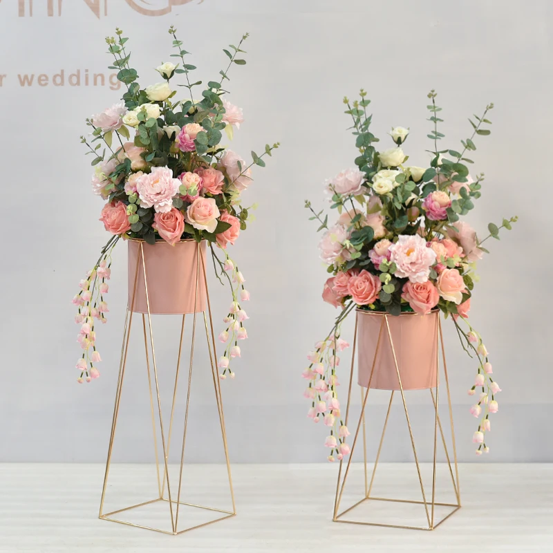 Nordic floor-to-ceiling simulated flower ornaments, shop windows welcome flowers, living room potted plants, car show decoration
Nordic floor-to-ceiling simulated flower ornaments, shop windows welcome flowers, living room potted plants, car show decoration