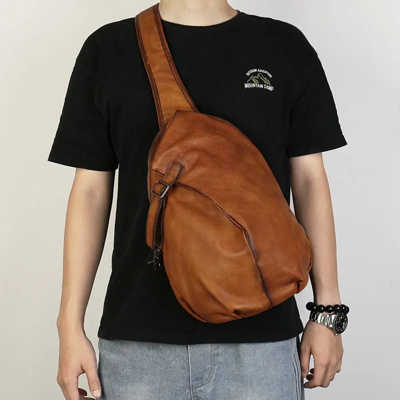 Vintage Leather Chest Bag for Men and Women, Handmade with Layers of Cowhide, High-end Crossbody Bag
Vintage Leather Chest Bag for Men and Women, Handmade with Layers of Cowhide, High-end Crossbody Bag