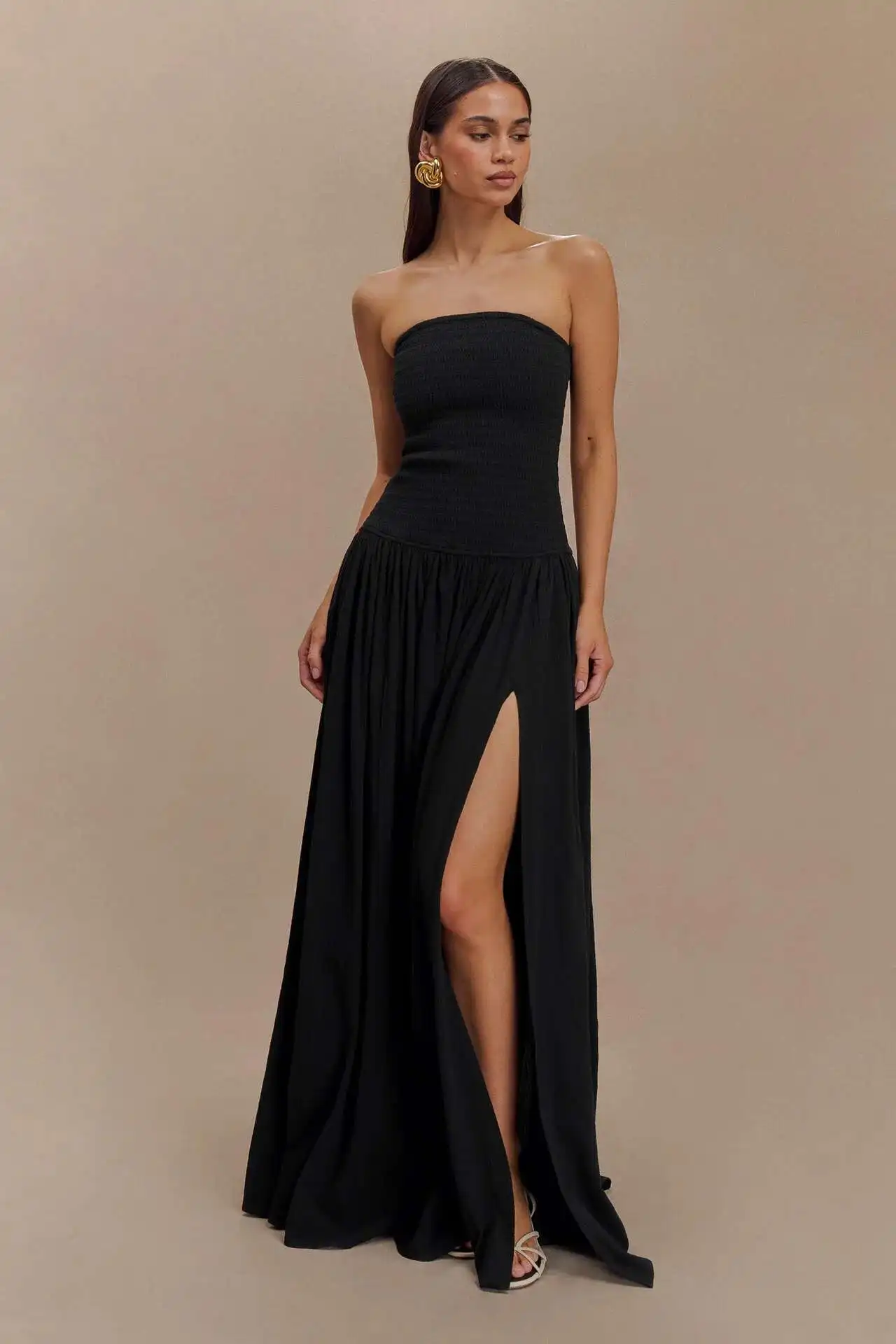 Summer 2025 Women's Solid Color Sleeveless Backless Slim Fit Pleated Strapless Jumpsuit Long Skirt Pleated New Style Women
Summer 2025 Women's Solid Color Sleeveless Backless Slim Fit Pleated Strapless Jumpsuit Long Skirt Pleated New Style Women