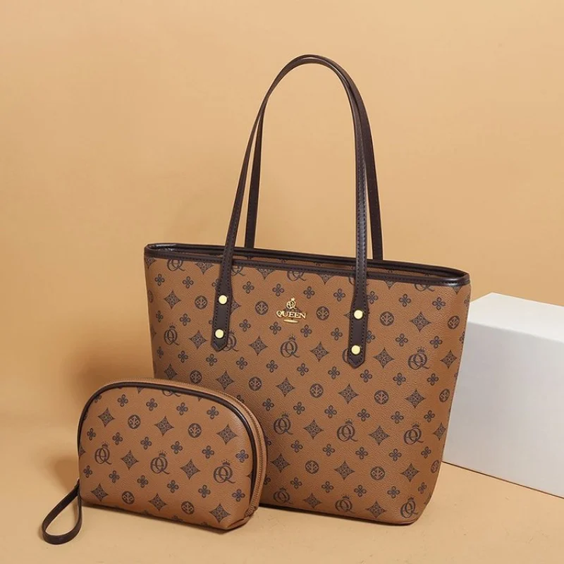 Women's Handbag Made Of Faux Leather Boasting Famous Designer Inspired And Paris Commuter Vintage Look
Women's Handbag Made Of Faux Leather Boasting Famous Designer Inspired And Paris Commuter Vintage Look