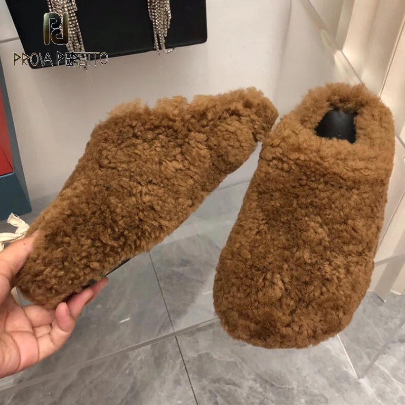 Close Toe Furry Slides Half Slipper for Women Fashion Brand Slip on Mules Comfrotable Soft High Quality Chic Sapatos Mujer
Close Toe Furry Slides Half Slipper for Women Fashion Brand Slip on Mules Comfrotable Soft High Quality Chic Sapatos Mujer