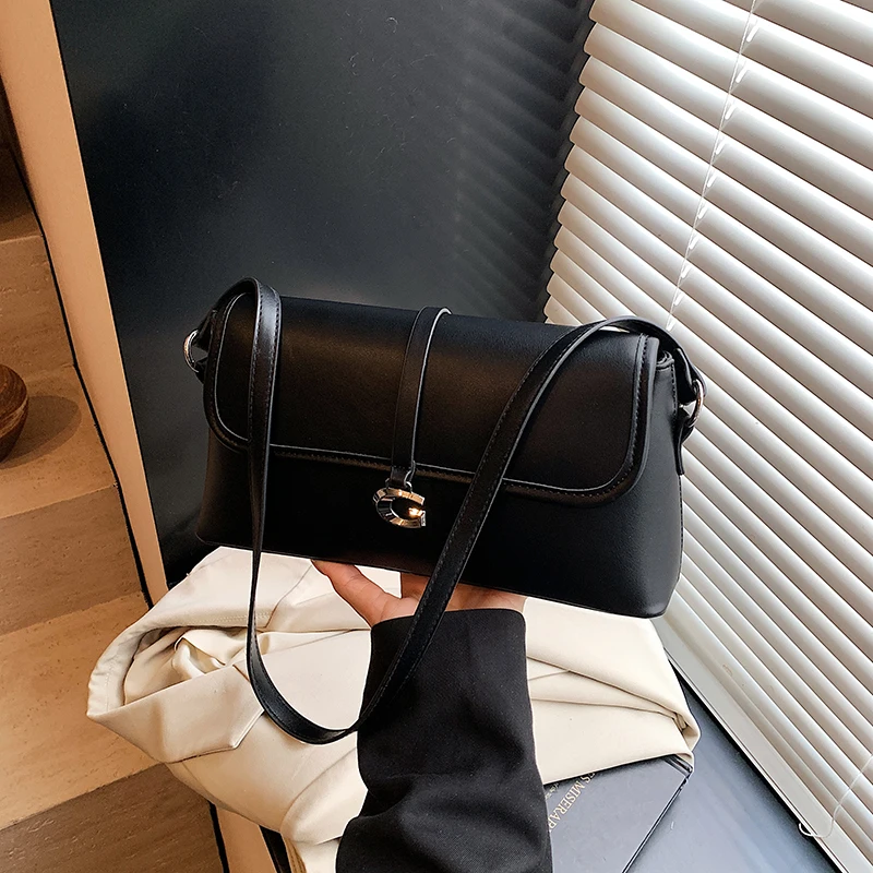 Современная и модная женская сумка через плечо, элегантная сумка через плечо, роскошная и модная женская маленькая квадратная сумка.
Современная и модная женская сумка через плечо, элегантная сумка через плечо, роскошная и модная женская маленькая квадратная сумка.