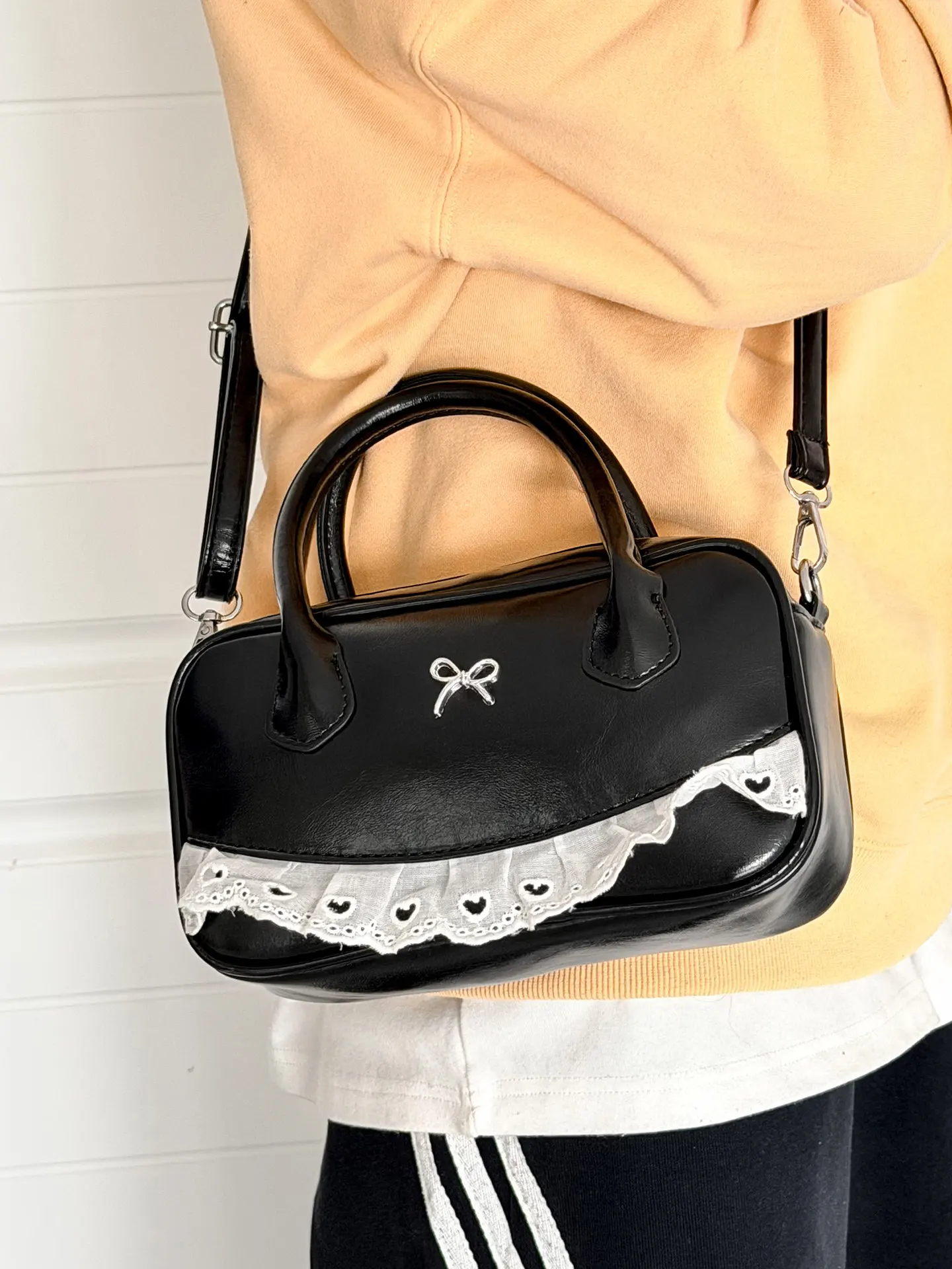 Daily Versatile Bow Decor Bags for Women's Shoulder Bag Sweet and Cute Crossbody Bag for Women's Bag
Daily Versatile Bow Decor Bags for Women's Shoulder Bag Sweet and Cute Crossbody Bag for Women's Bag
