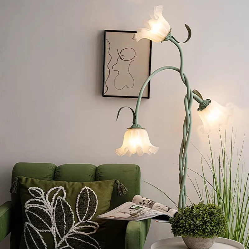 Vintage pastoral floor lamp cream wind living room sofa bedroom lamp French country Internet celebrity flower floor lamp
Vintage pastoral floor lamp cream wind living room sofa bedroom lamp French country Internet celebrity flower floor lamp