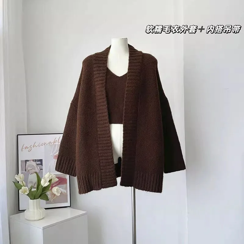 V-neck Loose Retro Fashion Sweater Autumn Warm Design Solid Color Women's Sweater Temperament Soft Sweater
V-neck Loose Retro Fashion Sweater Autumn Warm Design Solid Color Women's Sweater Temperament Soft Sweater