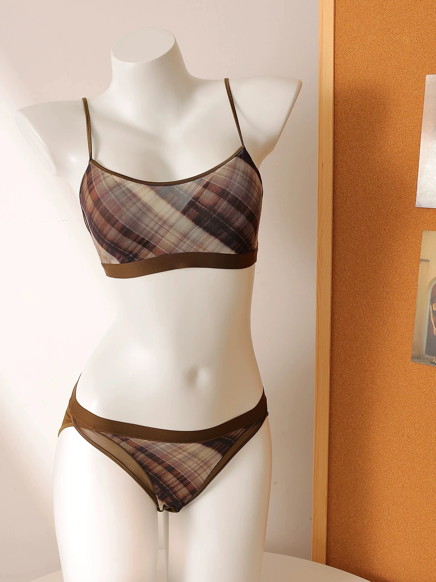 Gingham Striped Women's Bralette Gathered No Steel Ring Side Breast Collection Anti-Sagging New Style Backless Underwear
Gingham Striped Women's Bralette Gathered No Steel Ring Side Breast Collection Anti-Sagging New Style Backless Underwear
