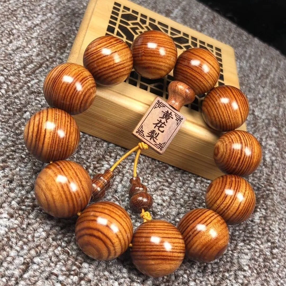 Hainan Huanghua Pear Wooden Prayer Beads Bracelets Male Pterocarpus Santalinus S. Black Sandalwood Bracelet
Hainan Huanghua Pear Wooden Prayer Beads Bracelets Male Pterocarpus Santalinus S. Black Sandalwood Bracelet
