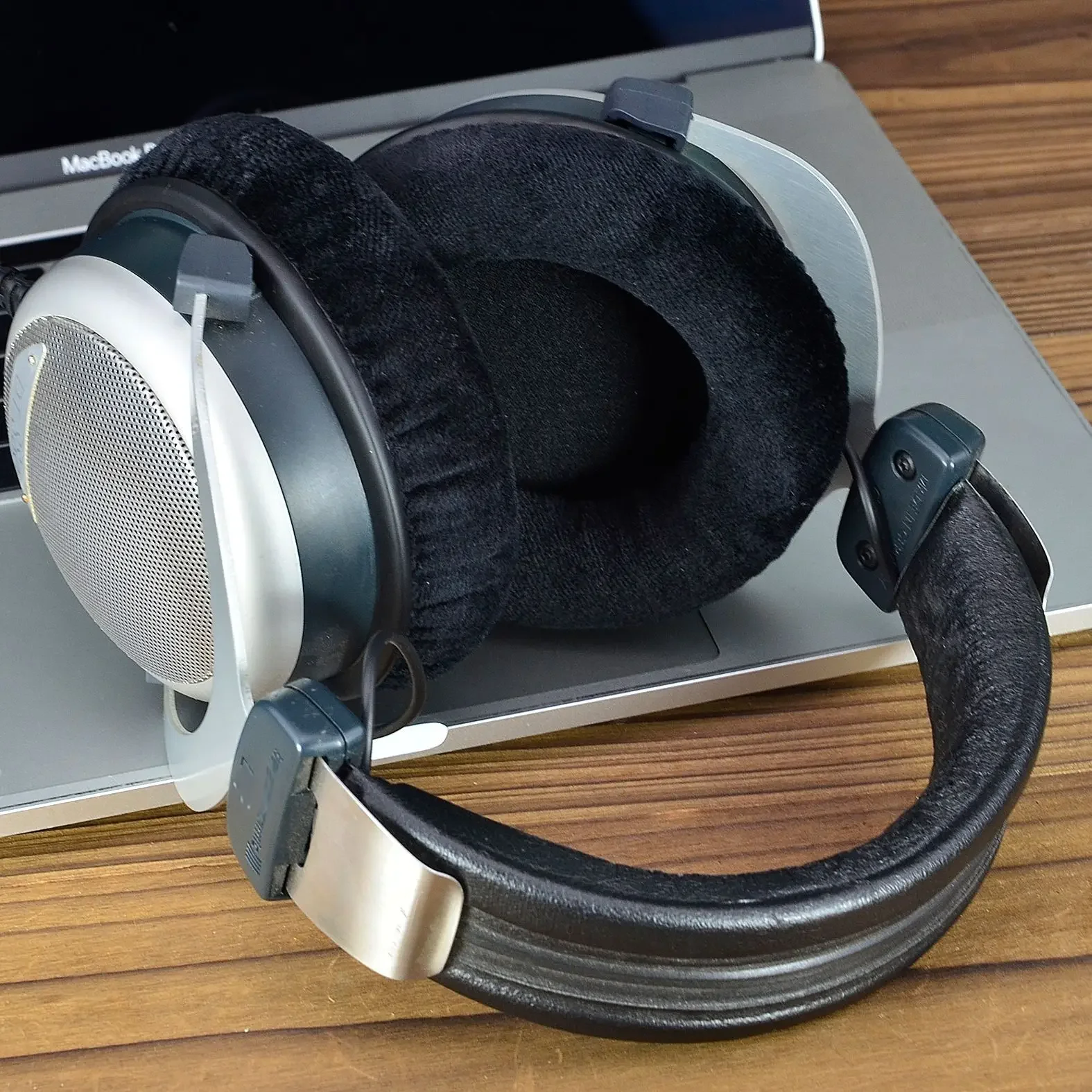 Replacement Ear Pads For Beyerdynamic DT1770 DT1990 PRO / MMX300 Headphones Ear Cushions, Headset, Ear Cups Earmuffs
Replacement Ear Pads For Beyerdynamic DT1770 DT1990 PRO / MMX300 Headphones Ear Cushions, Headset, Ear Cups Earmuffs