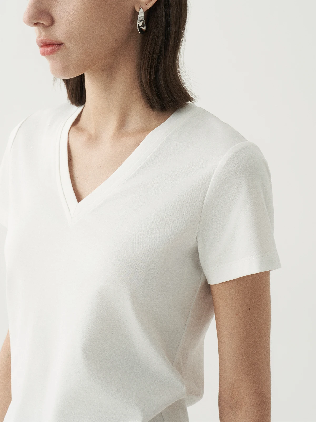 Liberally Whirlwind 100% Cotton Comfortable Short Sleeve V-Neck Basic Style Summer T-Shirt Women's Casual Fashion Slim Fit
Liberally Whirlwind 100% Cotton Comfortable Short Sleeve V-Neck Basic Style Summer T-Shirt Women's Casual Fashion Slim Fit