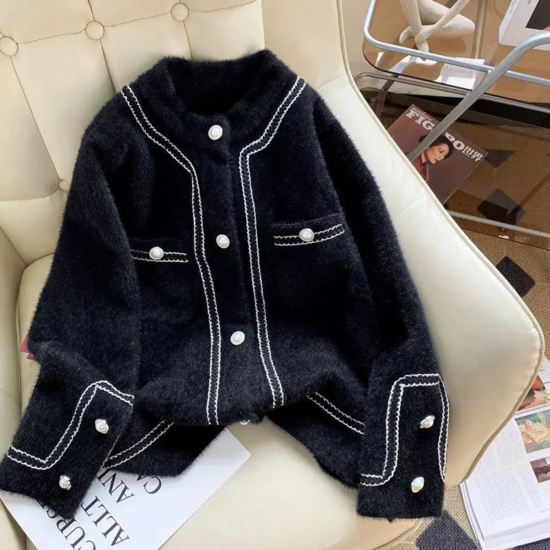 2023 Autumn Winter Women New Round Neck Knitted Coats Female Imitation Mink Cashmere Cardigans Ladies Loose Sweater Jackets S429
2023 Autumn Winter Women New Round Neck Knitted Coats Female Imitation Mink Cashmere Cardigans Ladies Loose Sweater Jackets S429
