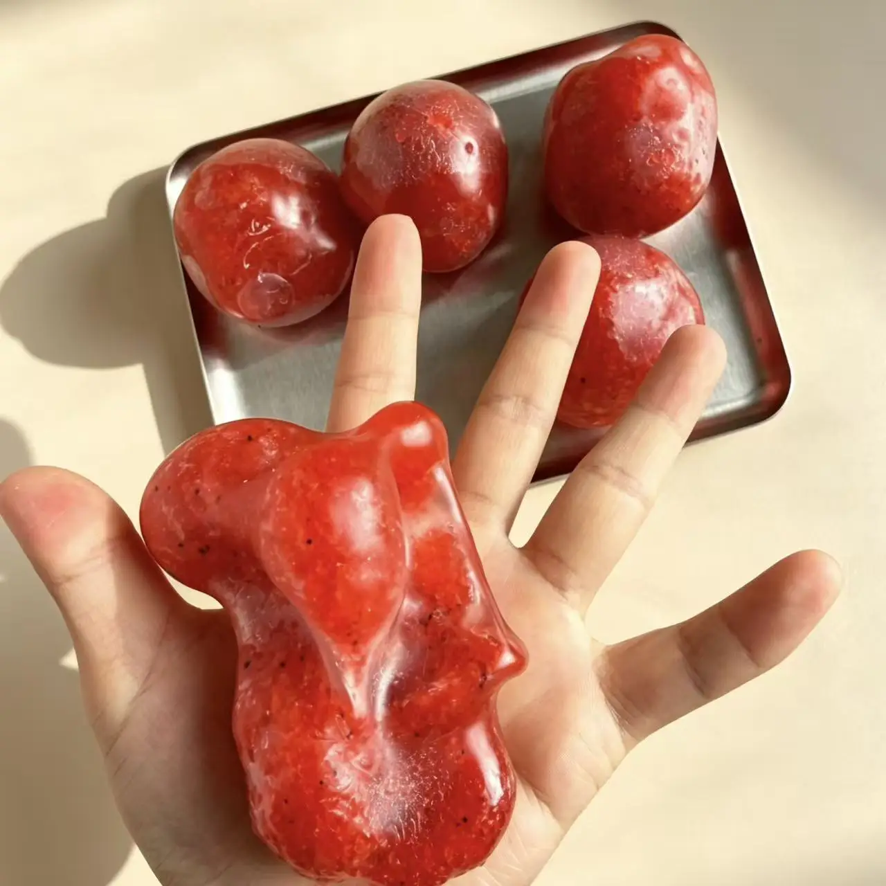 Handmade Vaseline Watermelon Iced Sand, press one button to create a hole, rustling and relaxing sound control
Handmade Vaseline Watermelon Iced Sand, press one button to create a hole, rustling and relaxing sound control