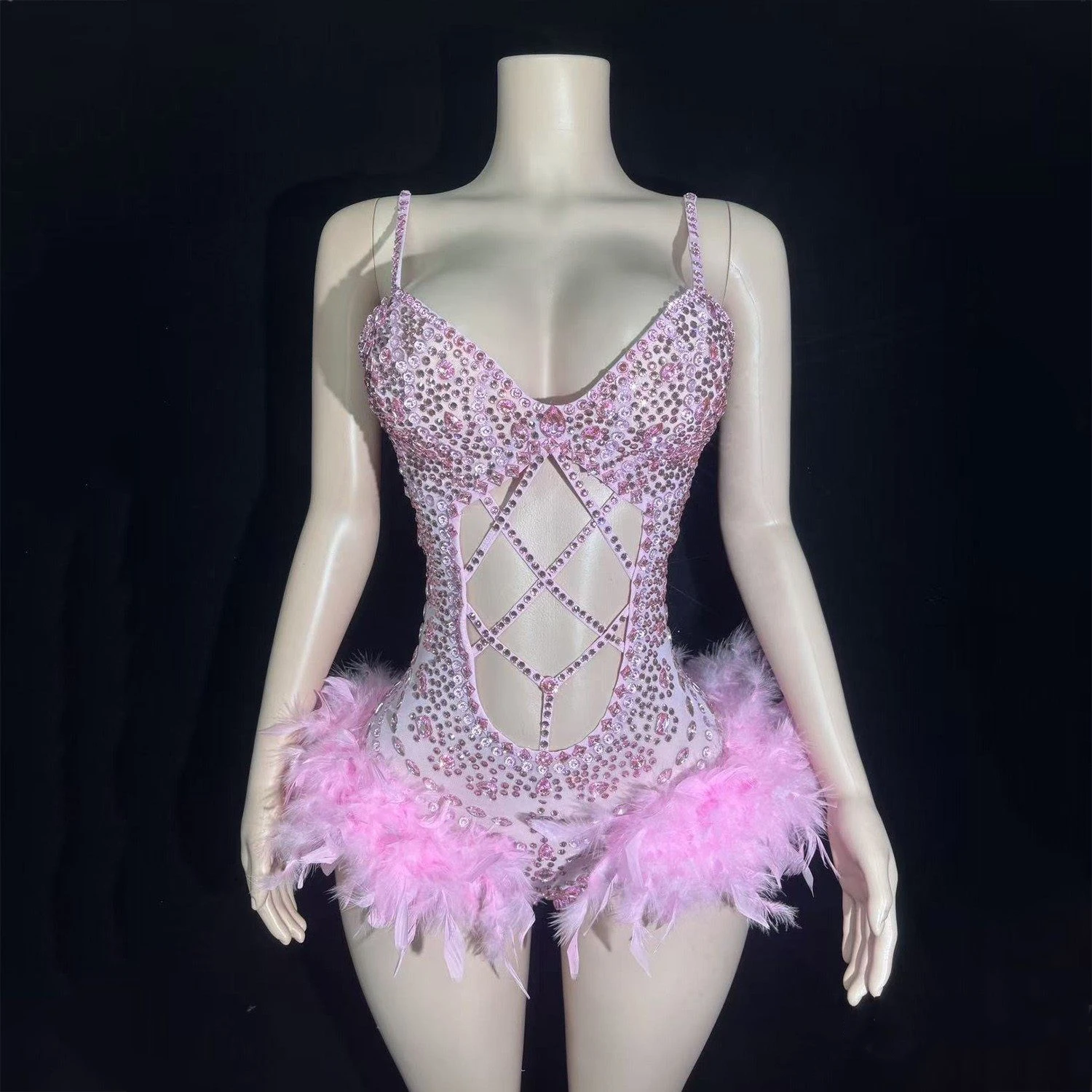 Сексуальный боди с вырезами и стразами для женщин, костюм для гоу-гоу, ночных клубов, баров, вечеринок, музыкальных фестивалей, сценических выступлений, рейв-вечеринок XS10942
Сексуальный боди с вырезами и стразами для женщин, костюм для гоу-гоу, ночных клубов, баров, вечеринок, музыкальных фестивалей, сценических выступлений, рейв-вечеринок XS10942