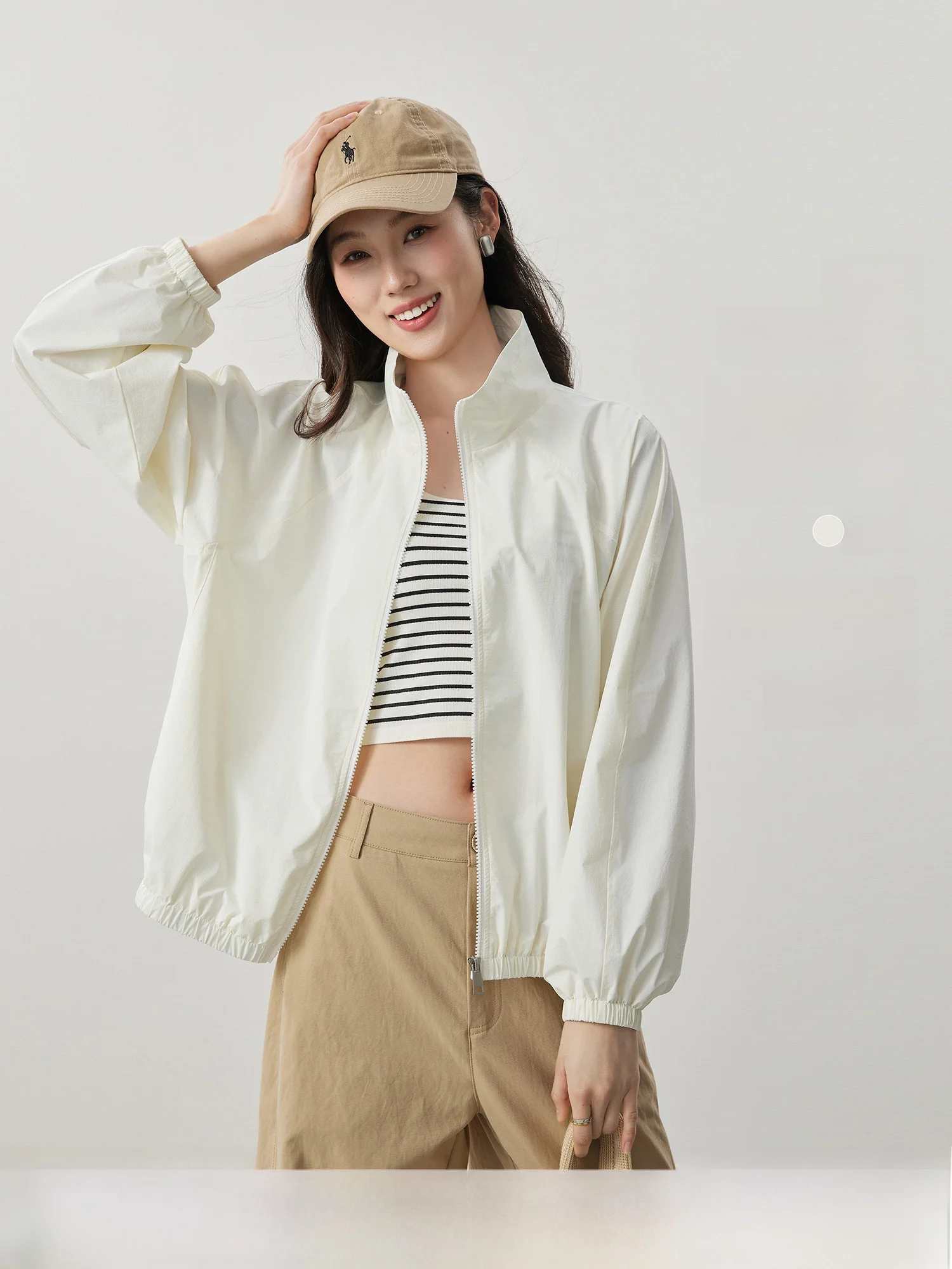 UPF50 Lightweight Oversized Short Sleeve Women's Sun Protection Jacket Zipper Closure Nylon Fabric Spring 2026 Fashionable Al...
UPF50 Lightweight Oversized Short Sleeve Women's Sun Protection Jacket Zipper Closure Nylon Fabric Spring 2026 Fashionable Al...