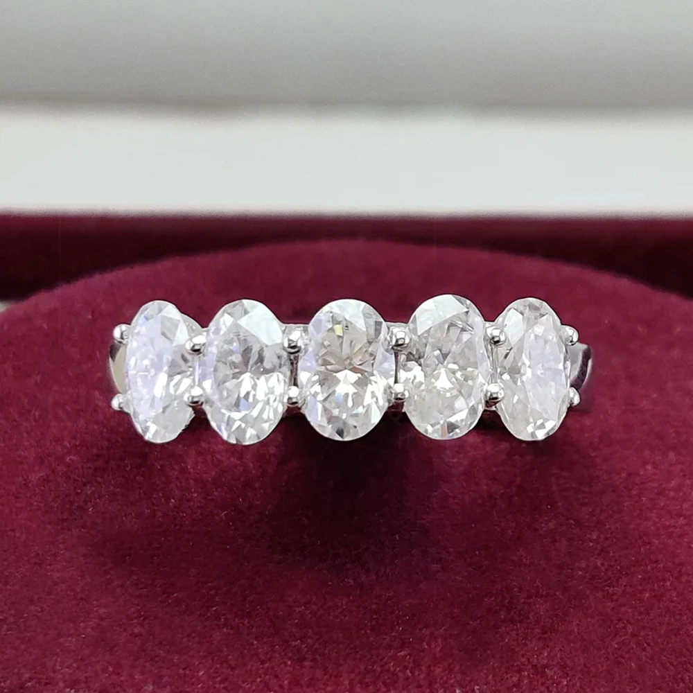 2.5CTTW 5 Stone Moissanite Ring For Women GRA 4*6mm Oval Cut Lab Diamond 925 Silver Half Eternity Stackable Wedding Band Jewelry
2.5CTTW 5 Stone Moissanite Ring For Women GRA 4*6mm Oval Cut Lab Diamond 925 Silver Half Eternity Stackable Wedding Band Jewelry