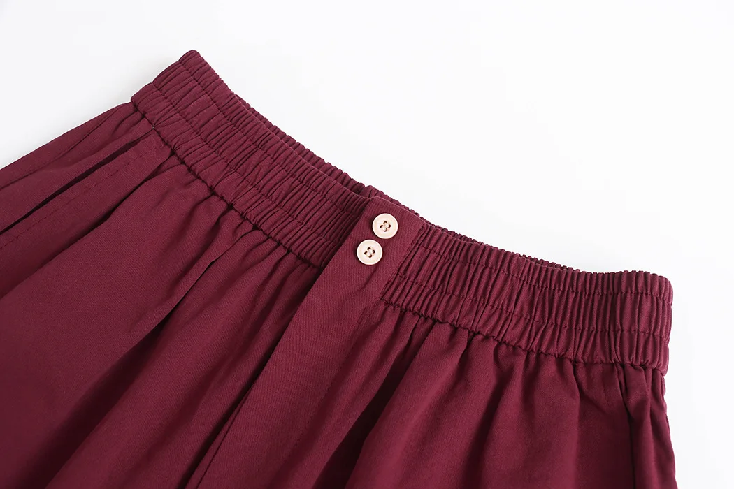 Summer women's casual solid color elastic waist two button loose wide leg casual shorts
Summer women's casual solid color elastic waist two button loose wide leg casual shorts