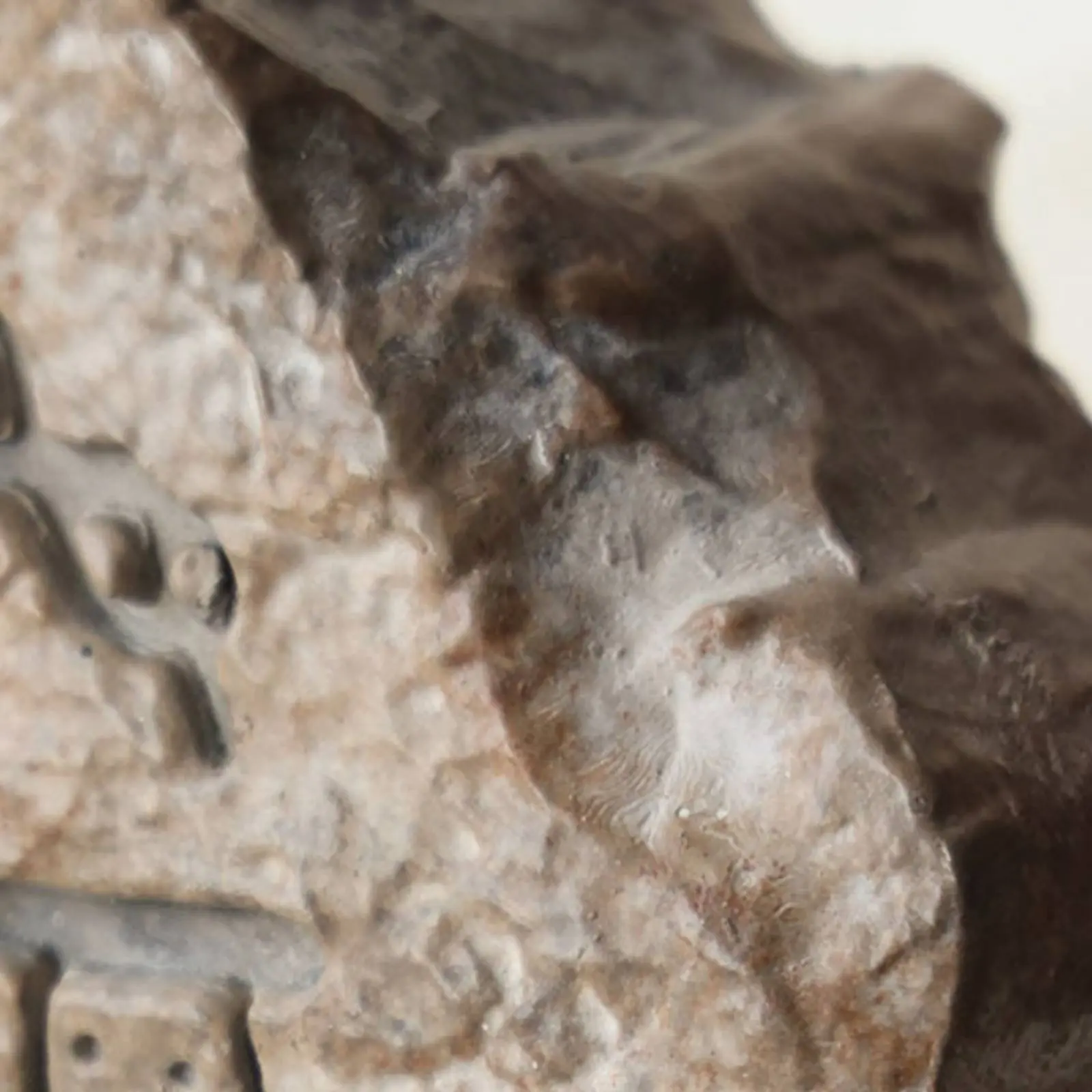 Primitive Rock Art Sculpture Natural Simplicity Style Engraved Stone Tablet Decor House Decoration Nostalgic Design
Primitive Rock Art Sculpture Natural Simplicity Style Engraved Stone Tablet Decor House Decoration Nostalgic Design