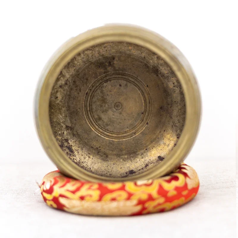 18.7 CM 2.22 KG Tone E5 Nepalese Handmade Mani Antique Old Bowl
18.7 CM 2.22 KG Tone E5 Nepalese Handmade Mani Antique Old Bowl