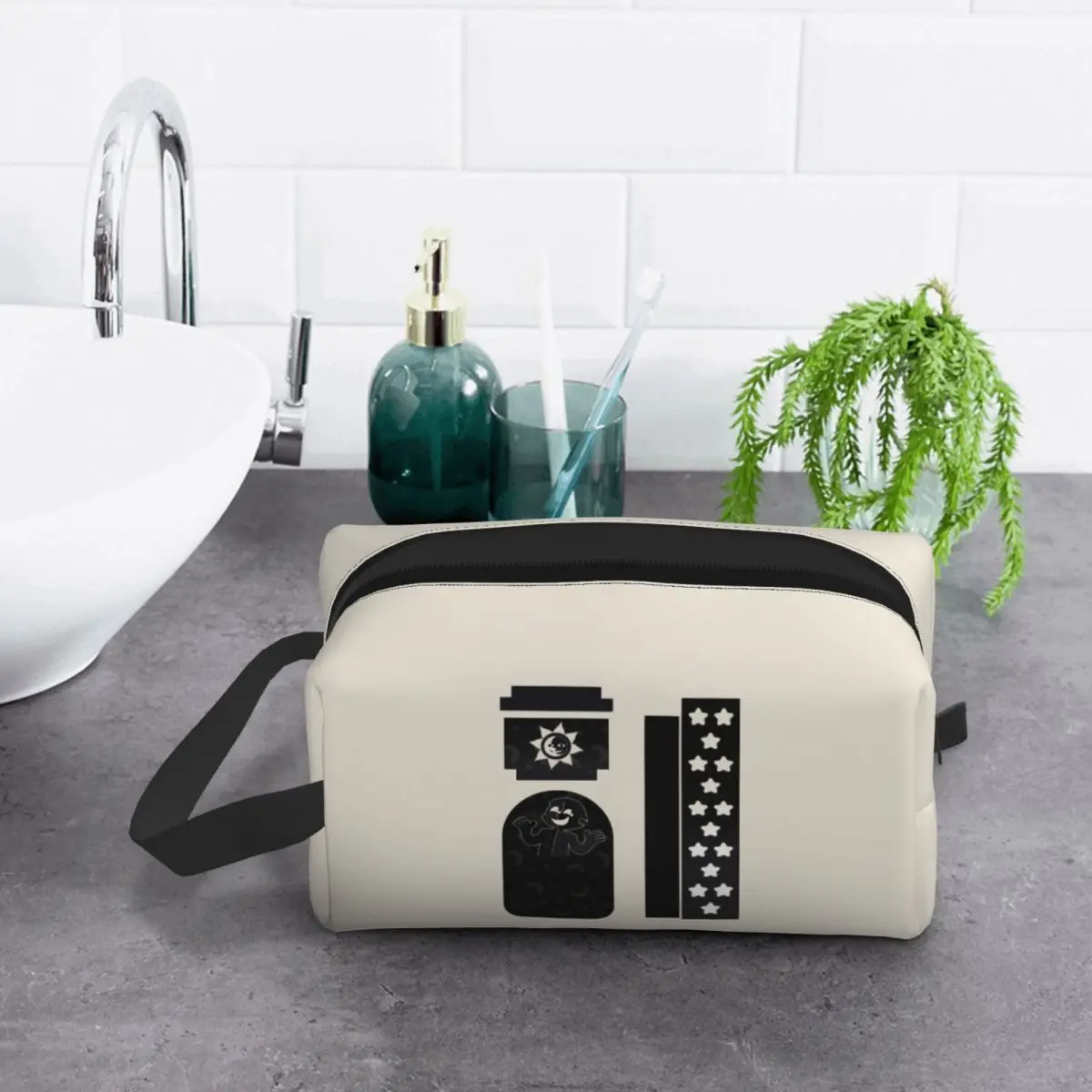 Косметичка-органайзер The Collector (The Owl House) для хранения косметики, дорожный несессер, пенал для путешествий
Косметичка-органайзер The Collector (The Owl House) для хранения косметики, дорожный несессер, пенал для путешествий