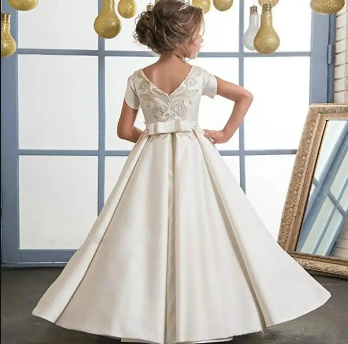 Vintage Flower Girl Dresses One Shoulder Knee Length Kids Birthday Gowns Bows Little Girls Photoshoot Wedding Guest Dresses
Vintage Flower Girl Dresses One Shoulder Knee Length Kids Birthday Gowns Bows Little Girls Photoshoot Wedding Guest Dresses