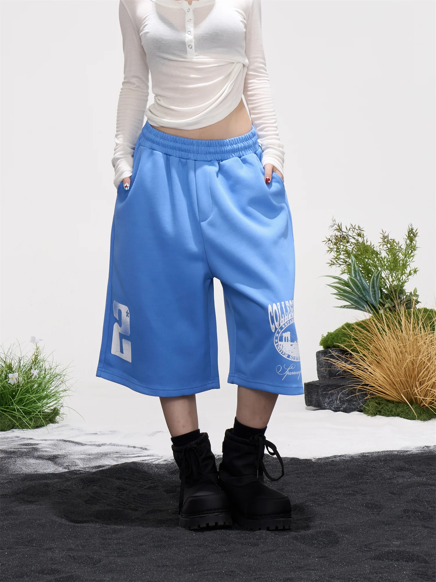 American Retro Sport Style Wide Leg Seven Pants Women Summer Loose Elastic Waist Printed Shorts Casual Comfortable Pants
American Retro Sport Style Wide Leg Seven Pants Women Summer Loose Elastic Waist Printed Shorts Casual Comfortable Pants
