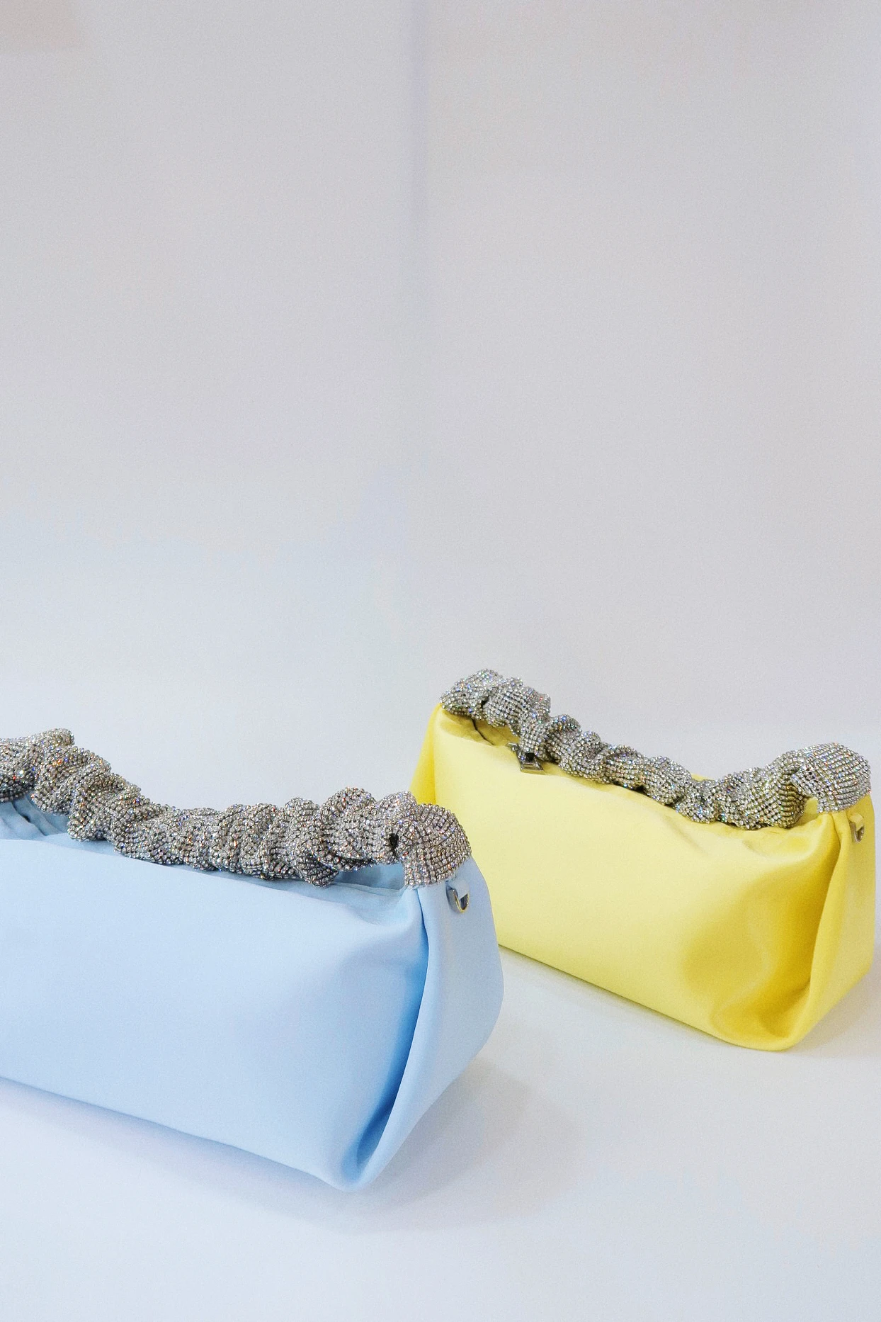 2024NewStyleWomen'sBagCasualFemale'sBagHandholdWomen'sBagLuxuriousWomen's eveningBag
2024NewStyleWomen'sBagCasualFemale'sBagHandholdWomen'sBagLuxuriousWomen's eveningBag